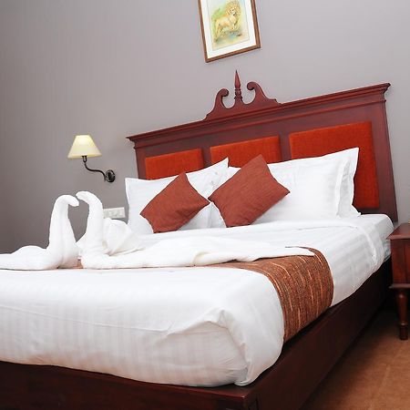 Kaduturutti Vijayapark Hotel المظهر الخارجي الصورة