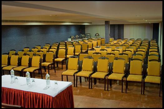 Kaduturutti Vijayapark Hotel المظهر الخارجي الصورة