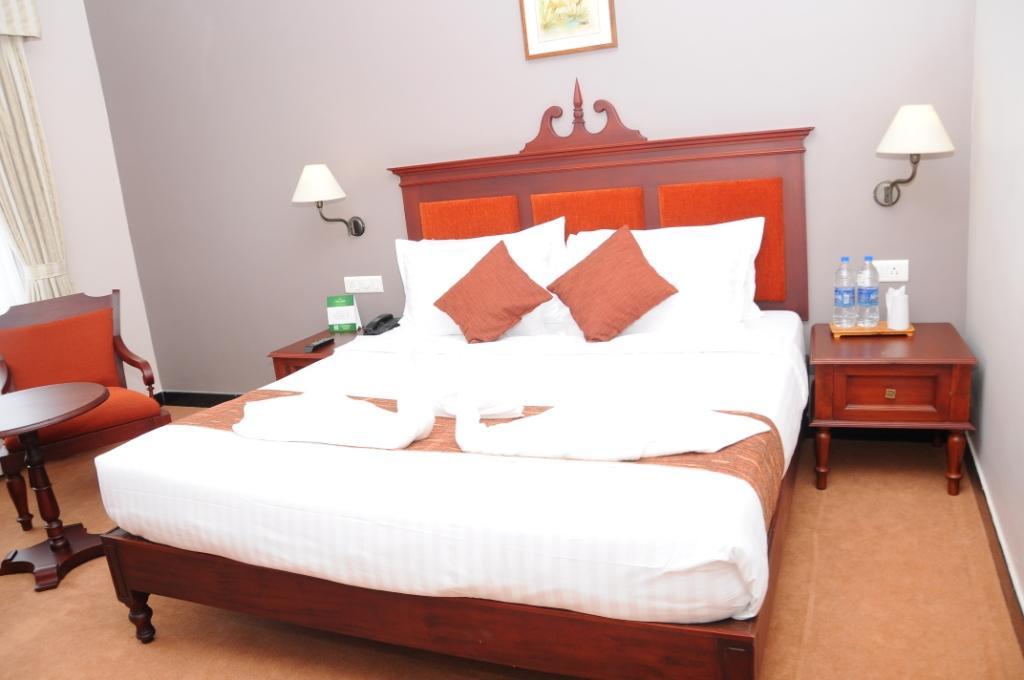 Kaduturutti Vijayapark Hotel المظهر الخارجي الصورة