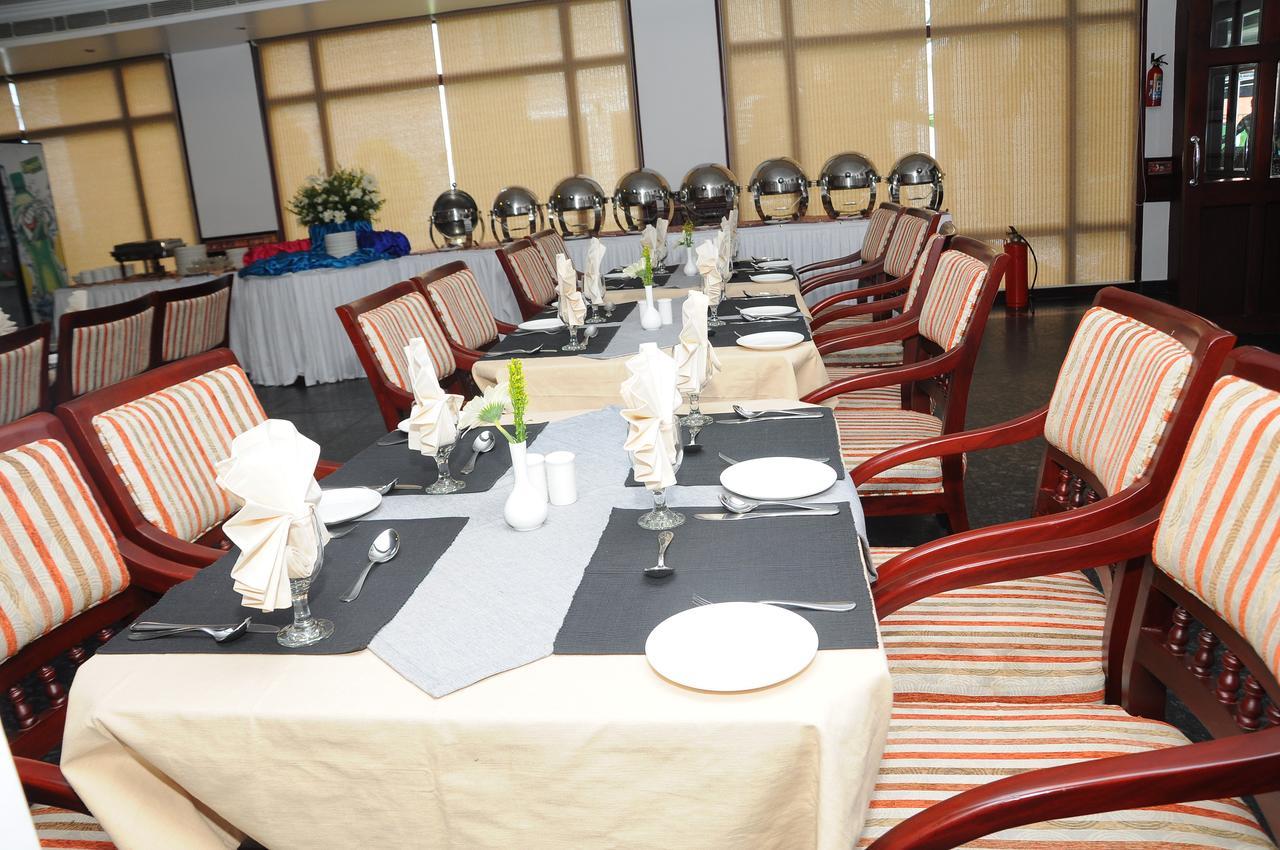 Kaduturutti Vijayapark Hotel المظهر الخارجي الصورة